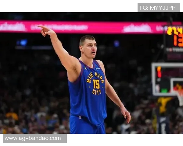 约基奇近五场比赛场均命中率超70三双表现历史仅次于张伯伦