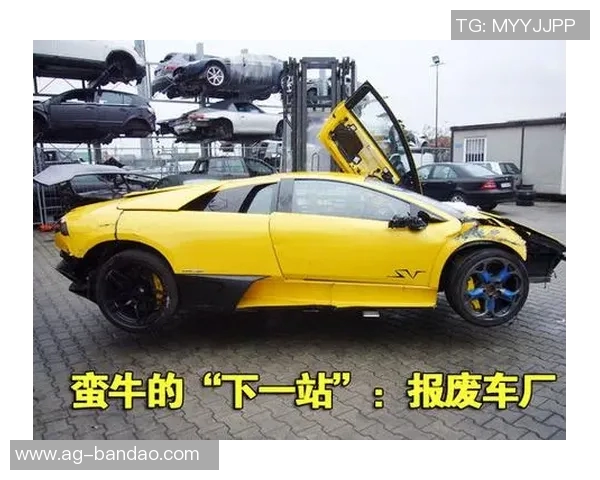 荷兰前国脚经历惊险四车连环撞击兰博基尼惨遭报废