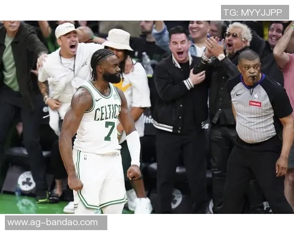 布朗回应质疑称将全力展现绿军篮球风格与实力