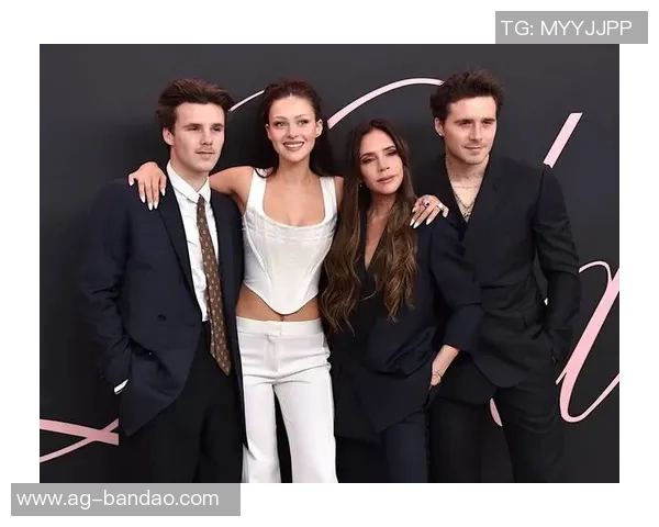 小贝出轨风波再起女主力挺布鲁克林揭露贝克汉姆夫妇真实面目 小贝出轨风波再起女主力挺布鲁克林揭露贝克汉姆夫妇真实面目