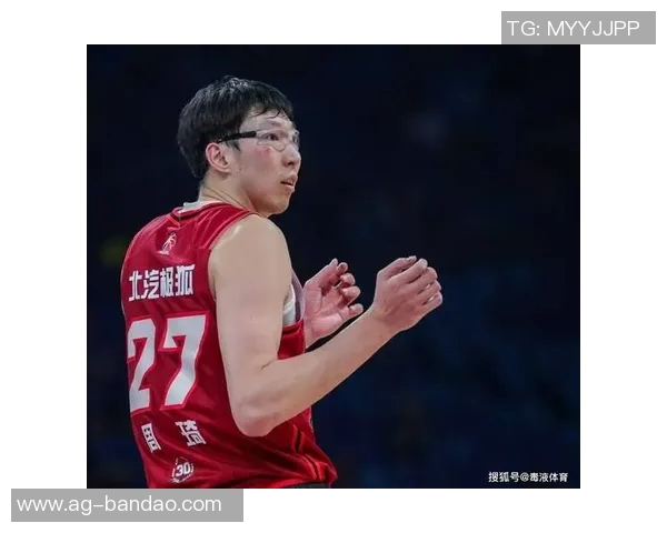 周琦成功恢复腰伤重返球队陈盈骏回京接受治疗备战新赛季